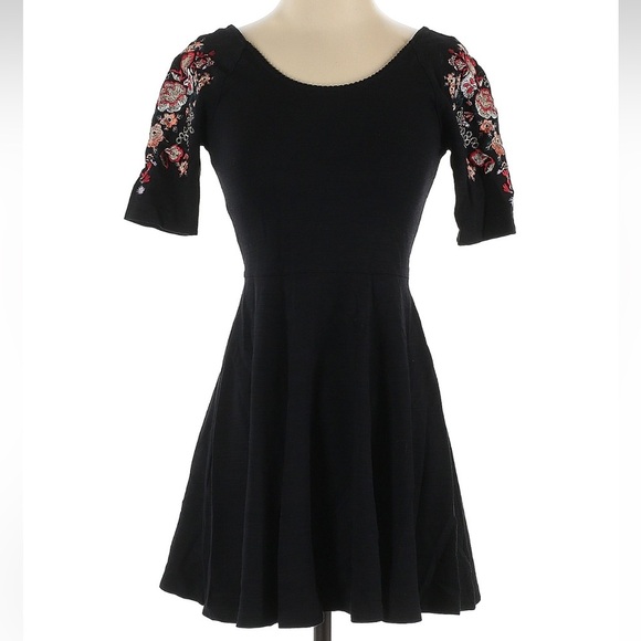 Free People Bohemian Garden Party Black Embroidered Dress Size XS - Picture 3 of 10